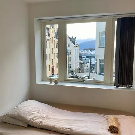 Lys Og Lekker Leilighet I Alesund Sentrum Exterior photo